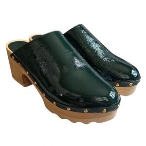 AEROSOLES Holiday 🌲 Green Patent Leather Clogs